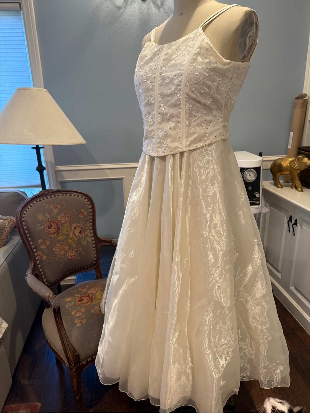 Vintage Ivory Lace Spaghetti-Strap Prom Dress - Picture 3 of 10